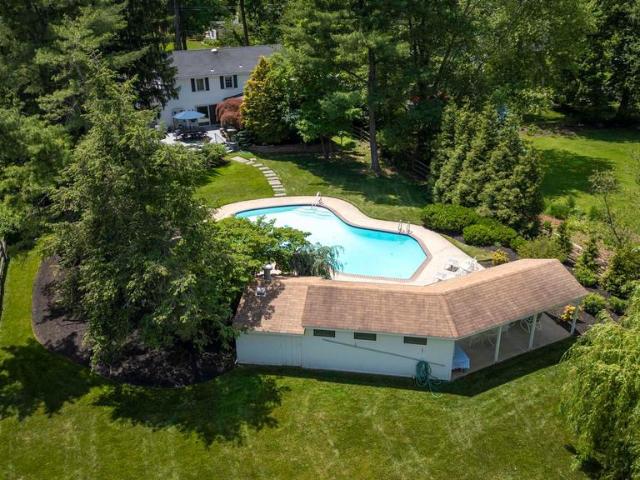 114 Rosewood Drive