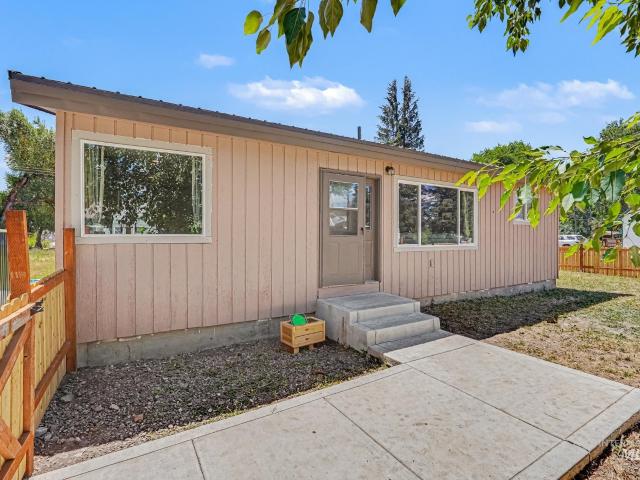 114 W Ponderosa
