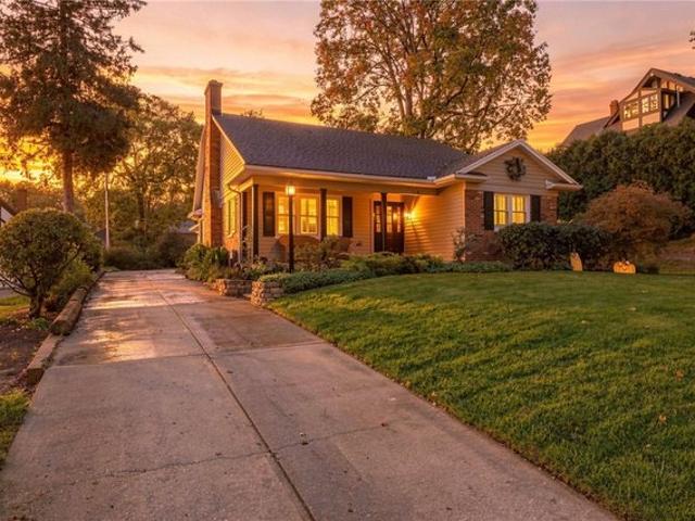 114 Woodburn Ave, Oakwood, OH 45419