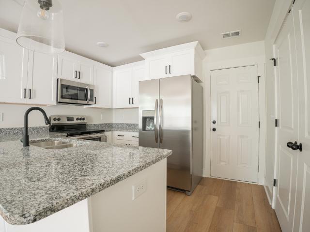 114 Wix Ave