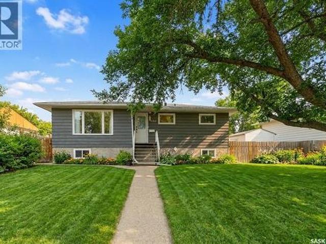 1154 Caribou Street W, Moose Jaw, SK, S6H 2B5 house for sale | Listing ID SK046281 | Royal LePage
