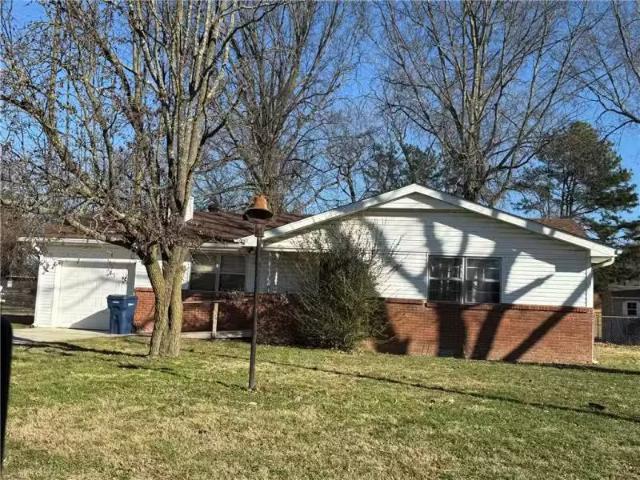1155 S DOGWOOD ST, SILOAM SPRINGS, AR 72761