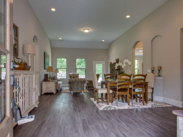 1156 Bear Branxh Circle