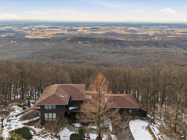 1156 Eagles Nest Lane