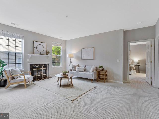 11575 Cavalier Landing Ct, Unit 301, Fairfax, VA 22030 | MLS #VAFX2316