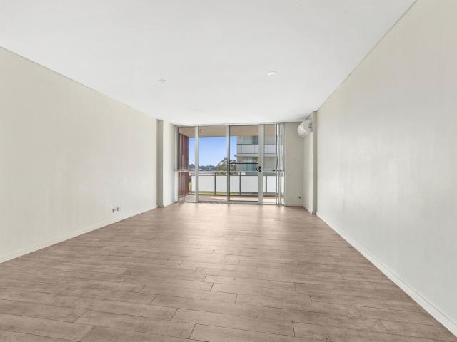 11/57 Lachlan StreetWarwick Farm NSW 2170, Australia