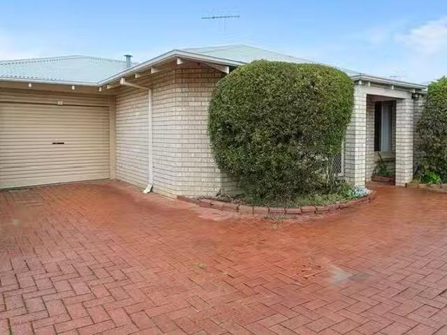 1/157 Sevenoaks Street, Cannington, WA 6107