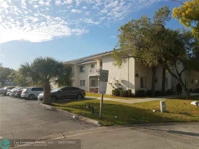 11583 Northwest 43rd St, 3 beds, 2 full baths