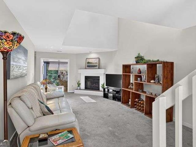1158 Brookhaven Woods Court NE