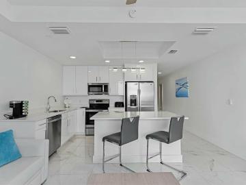 11500 Gulf Blvd # 610 # St Petersburg, FL