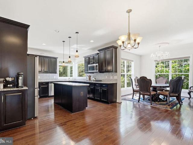 11502 Robin Woods Circle