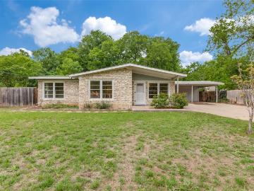 11504 Oakwood Dr