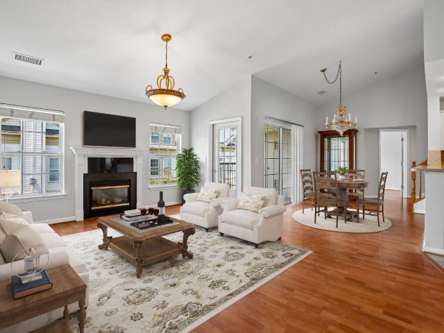 11506 Sperrin Cir, Unit 405, Fairfax, VA 22030 | MLS #VAFX2305