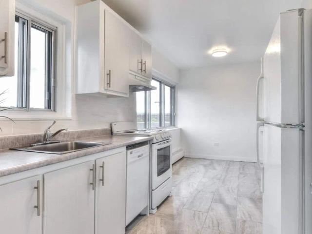 1150 Côte Vertu — Beau 3 ½ près du métro Côte Vertu – Disponible 1er octobre