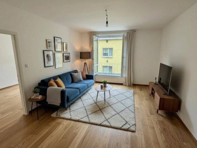 1150! Helle 2 Zimmer Wohnung mit großer Küche nahe Schwendermarkt/Äußere Mariahilferstraße! Super angebunden in die City!
