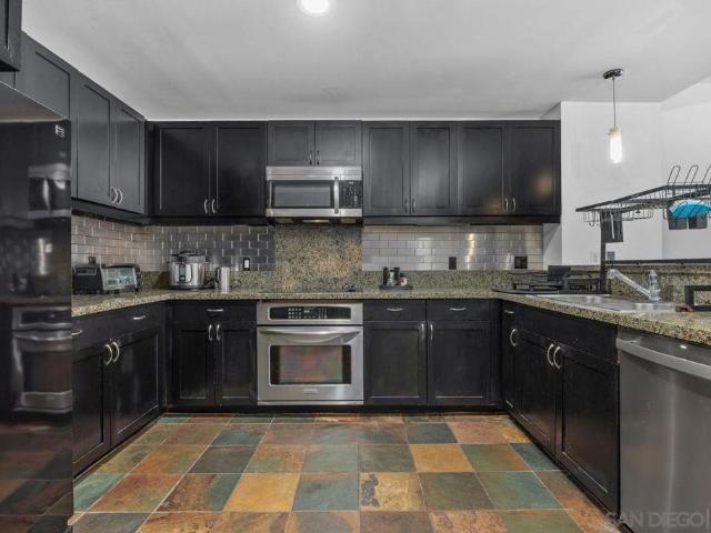 1150 J ST 524