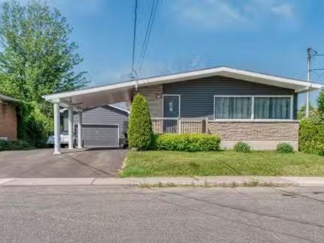 1150 Rue Chabanel, Drummondville, QC, J2B 2J8 house for sale.