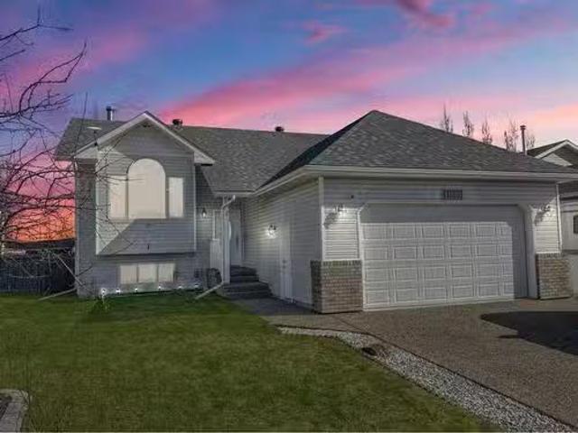 11522 83 Avenue, Grande Prairie, AB, T8W 2R1 house for sale.