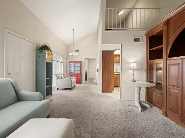 11525 N Meridian Avenue # 206