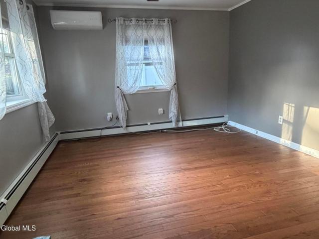 1152 Outer Drive