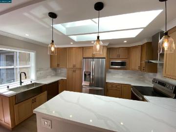 1152 Fairlawn Ct 3