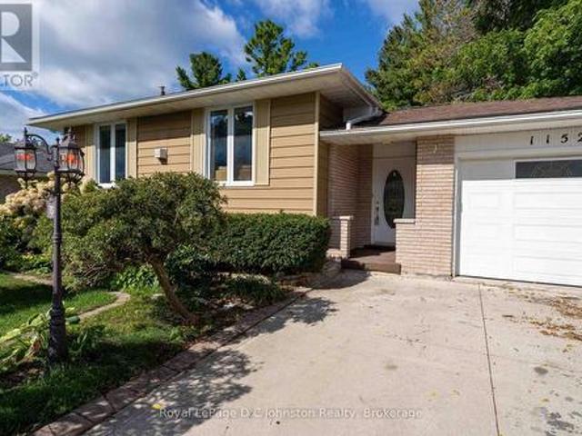 1152 Wellington Street, Saugeen Shores, ON, N0H 2C3 house for sale | Listing ID X13806 | Royal LePage