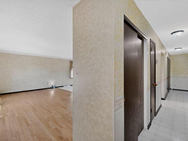 115 1st Street SE