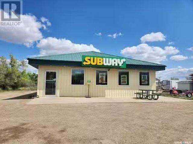 115 21 Highway N, Leader, SK, S0N 1H0 commercial for sale L.