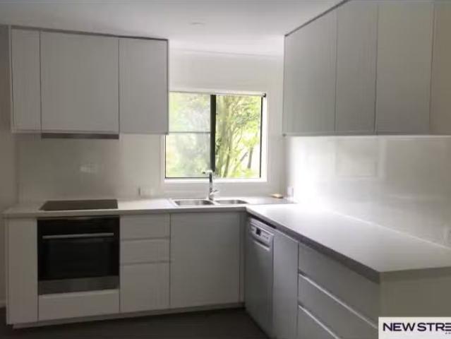 1/15 Cams Wharf Road, Cams Wharf Apartment for rent Listed by.
