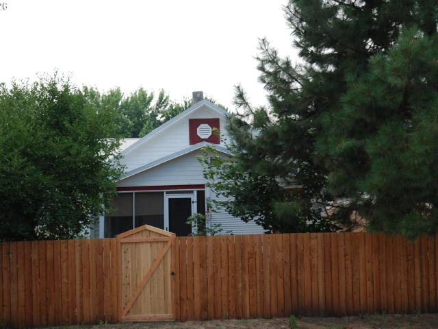 115 bell st w
