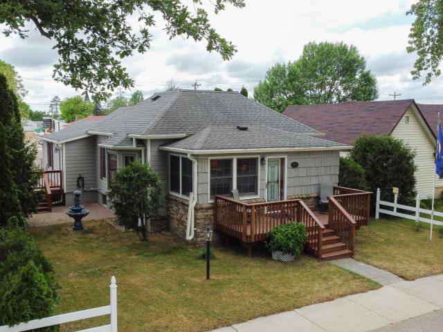 115 Birch Avenue SE