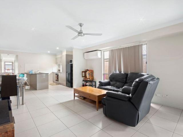1/15 Brooklyn Close, Park Ridge