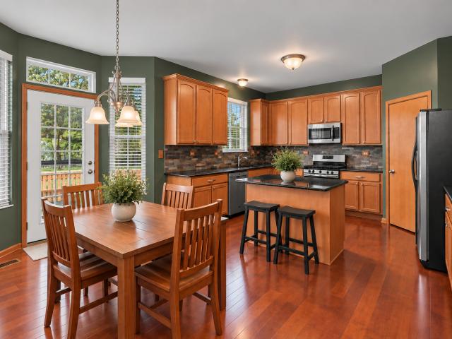 115 E Meadow Drive
