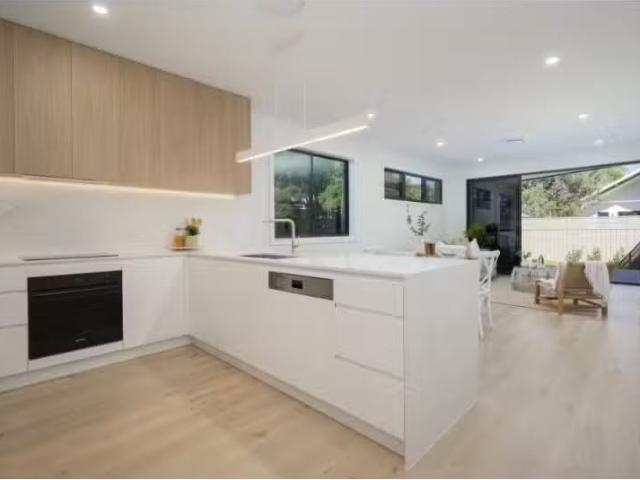 115 Everton Street, HAMILTON Townhouse for rent Listed by Mad.