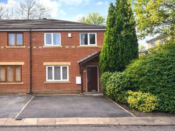 115 Headford Gardens 4 bed terraced house to rent £1,681 pcm £388 pw