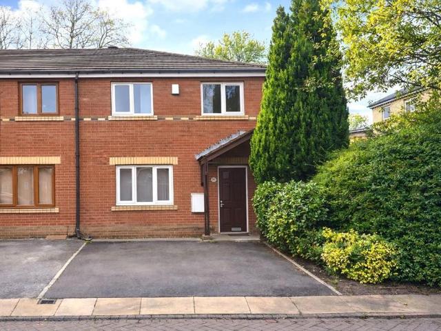 115 Headford Gardens 4 bed terraced house to rent £1,716 pcm £396 pw