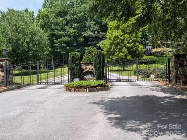 115 Ivywood Ln, Laurel Park, NC 28739 MLS 4279053