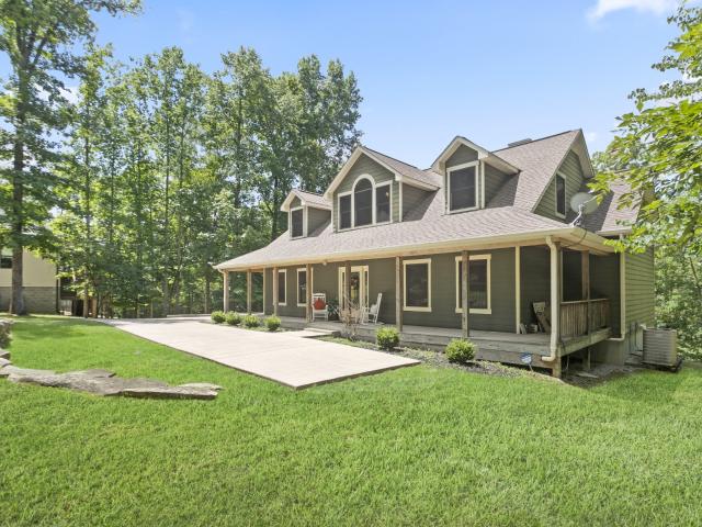115 Long Point Dr