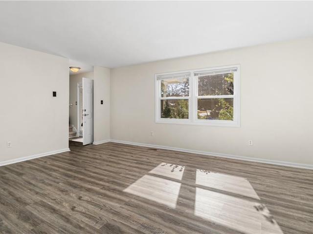 115 Leon DR