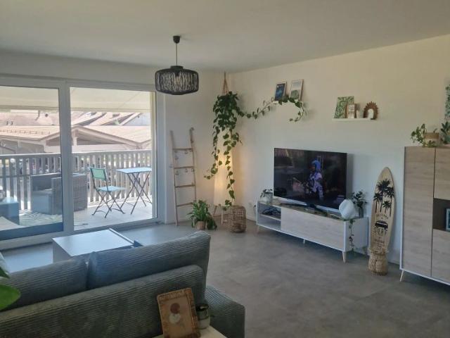 115 m²
