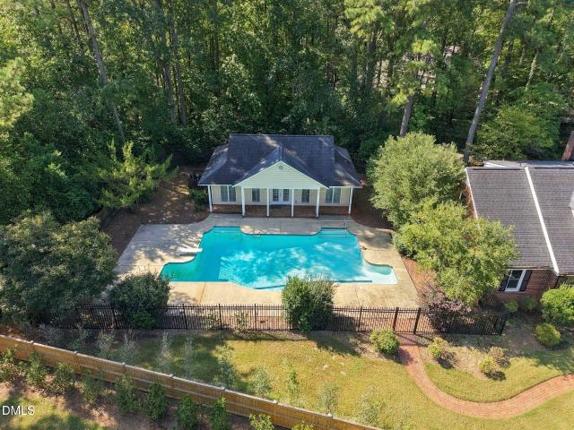 115 Meadowglades Lane