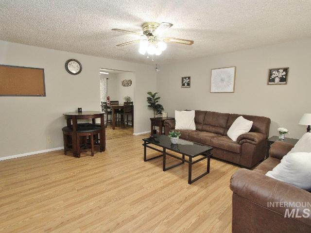 115 N Rowena