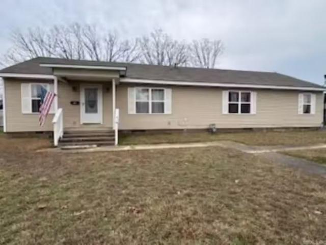 115 S WOMBLE AVE, CAMDEN, AR 71701