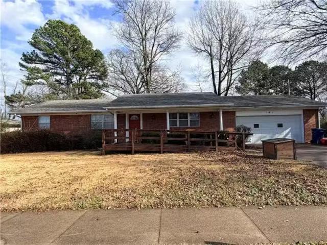 115 S COUNTRY CLUB RD, SILOAM SPRINGS, AR 72761