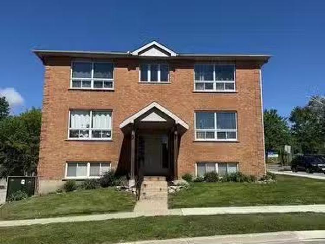 115 St George Street W, Centre Wellington Fergus, ON, N1M 1H.