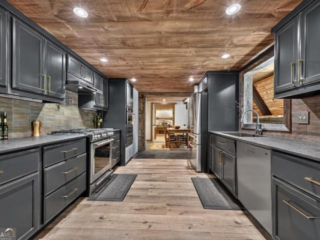 115 Pine Cone Road 4,5
