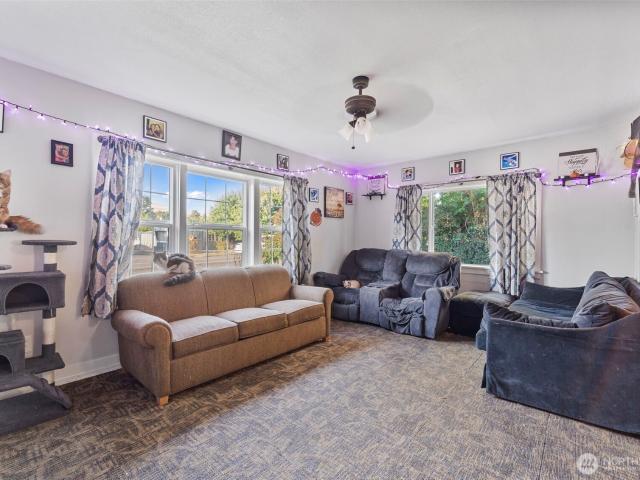 115 W 2nd Street