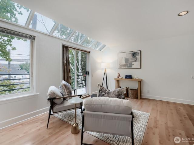 115 W Galer Street # 304