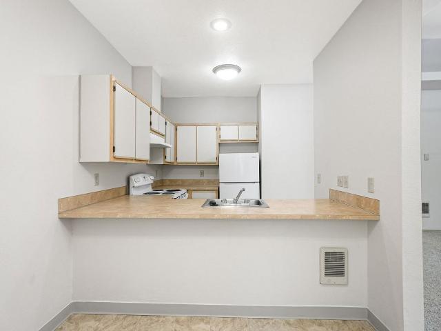 115 Wintercrest Apartments 2 Bedroom Apartment for Rent at 2938 Ne Evans St, Mcminnville, OR 97128