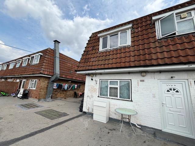 115a, Mungo Park Road, Rainham, RM13 7PP Century 21 United Kingdom